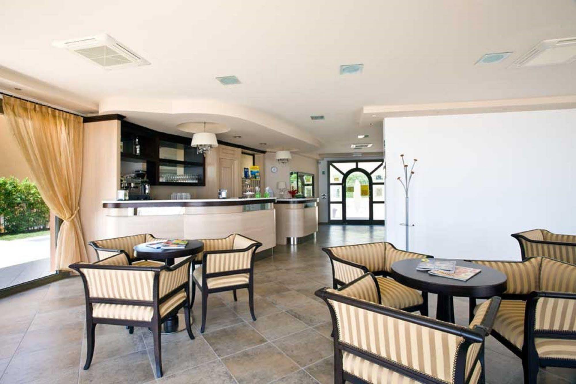 Residence Besass, Gtsgroup Tignale Luaran gambar